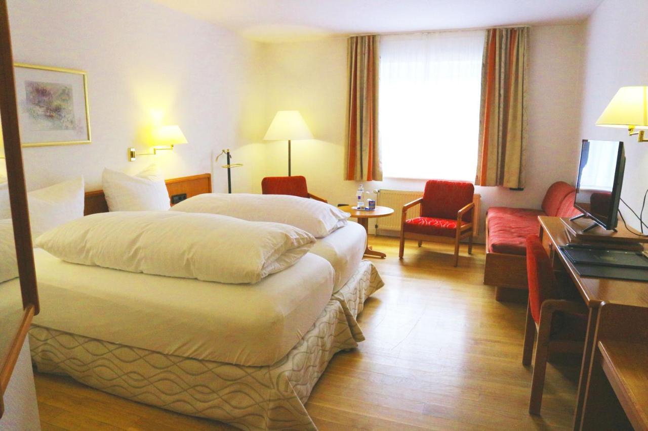 Hotel Poeker 메펜 외부 사진