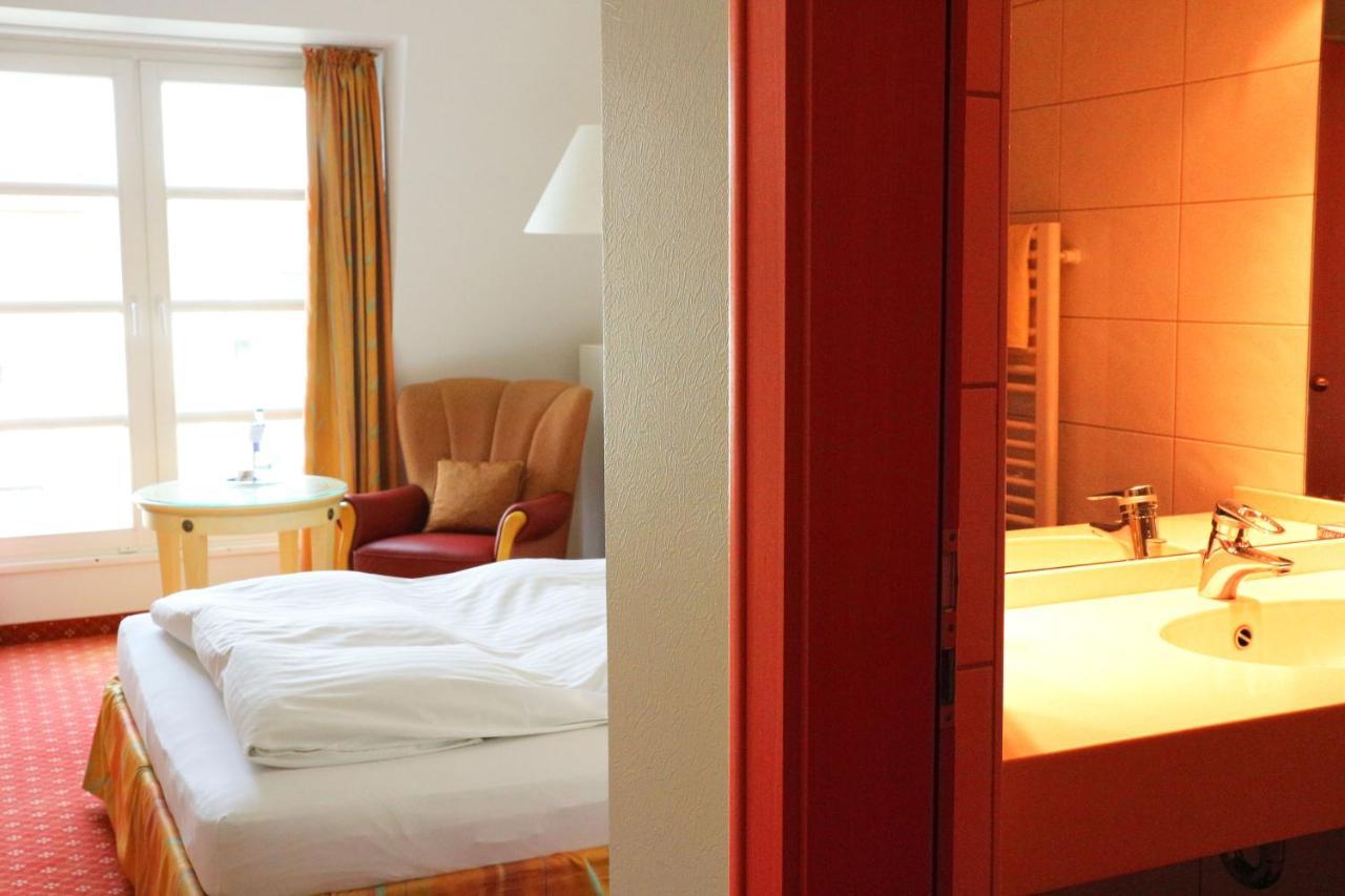 Hotel Poeker 메펜 외부 사진
